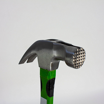 Молоток с магнитным дном 0,25кг