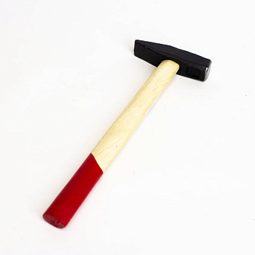 Молоток слесарный 500г деревянная ручка