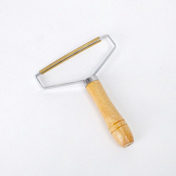 Скребок для чистки одежды 12,5х15,5см